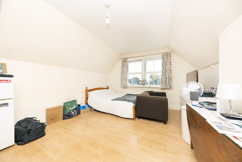 house or flat for sale or rent in south west London